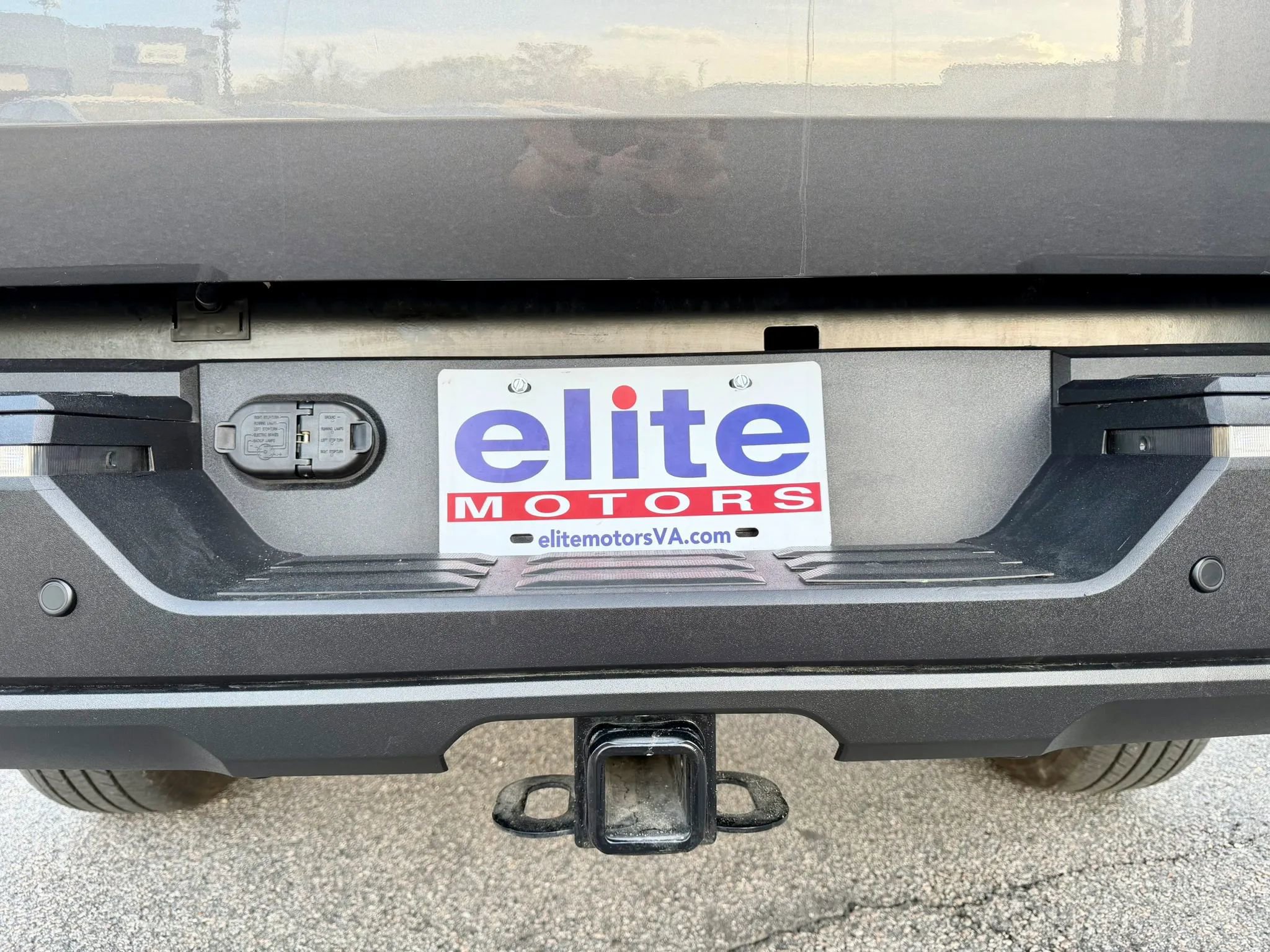 Used 2025 Toyota Tundra SR5 w/ SR5 Convenience Package image 18