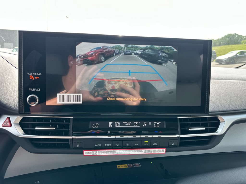 Used 2026 Toyota Sienna XLE AWD/4WD image 24