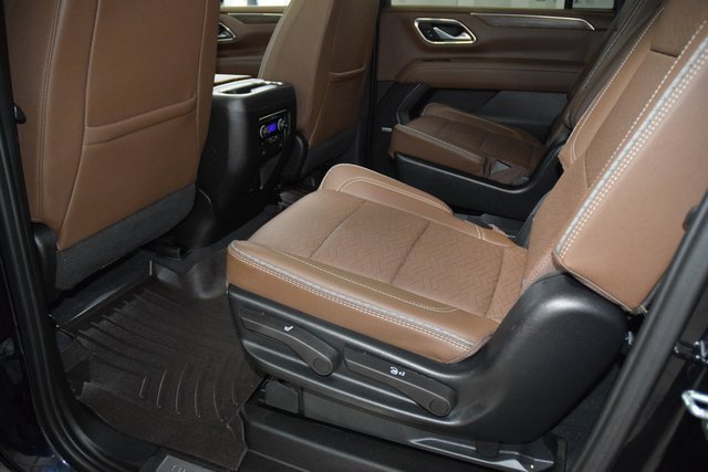 Used 2023 Chevrolet Suburban High Country w/ Premium Package image 43
