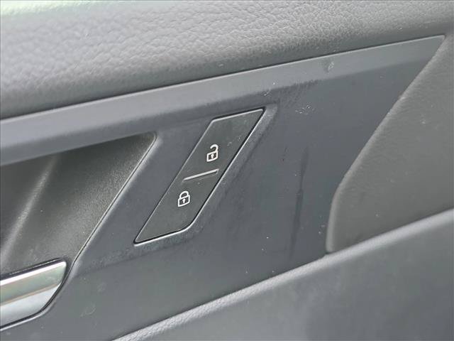 Used 2023 Volkswagen Jetta SE FWD image 9