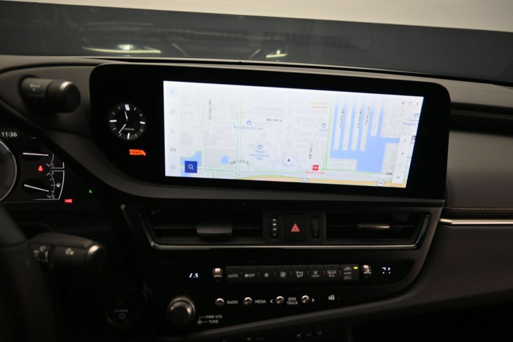 Used 2025 Lexus ES 300h w/ Premium Package FWD image 15