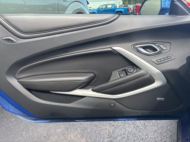 Used 2017 Chevrolet Camaro SS image 15