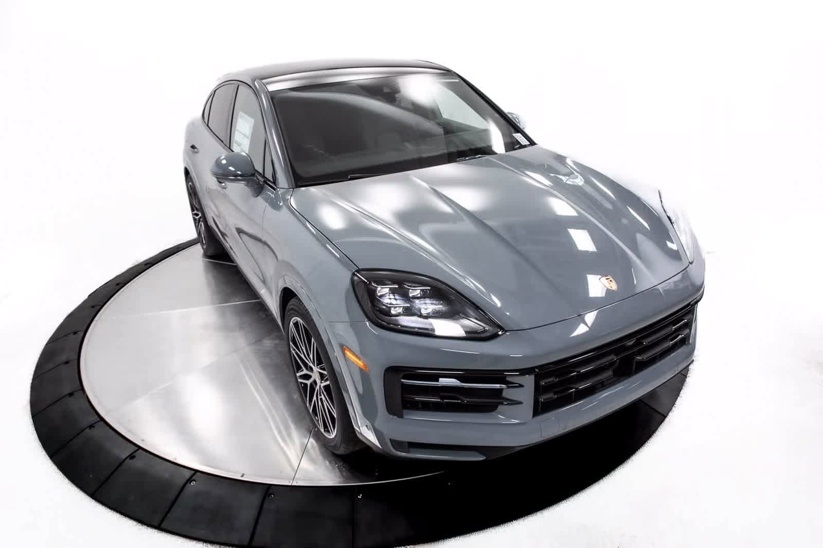 Certified 2025 Porsche Cayenne S AWD/4WD image 22