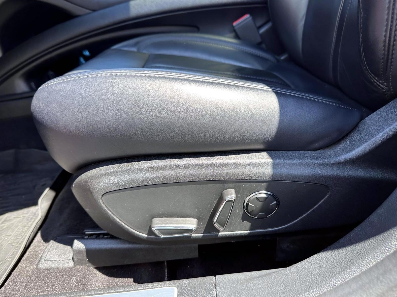 Used 2019 Lincoln MKZ Reserve w/ Reserve Plus Package AWD/4WD image 11