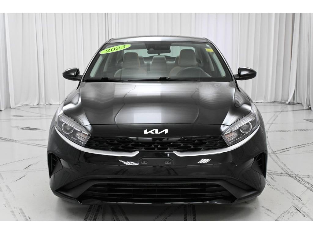 Used 2023 Kia Forte LXS FWD image 3