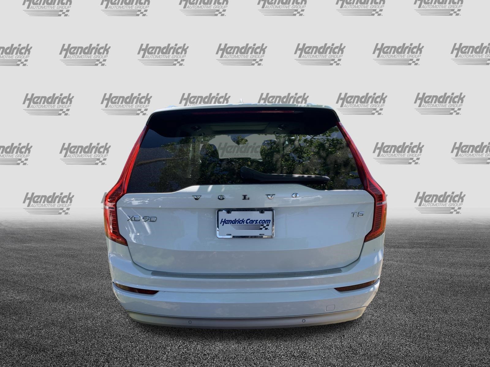 Used 2022 Volvo XC90 T5 Momentum w/ Climate Package FWD image 9