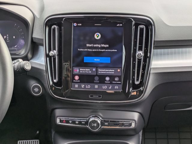 New 2026 Volvo XC40 B5 Ultra w/ Protection Package Premier AWD/4WD image 18