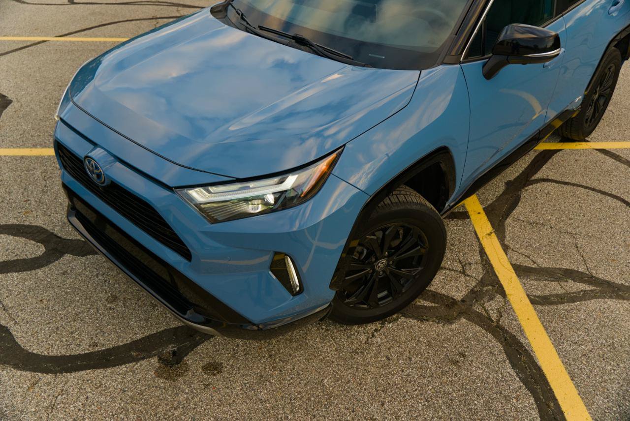 Used 2022 Toyota RAV4 XSE AWD/4WD image 15