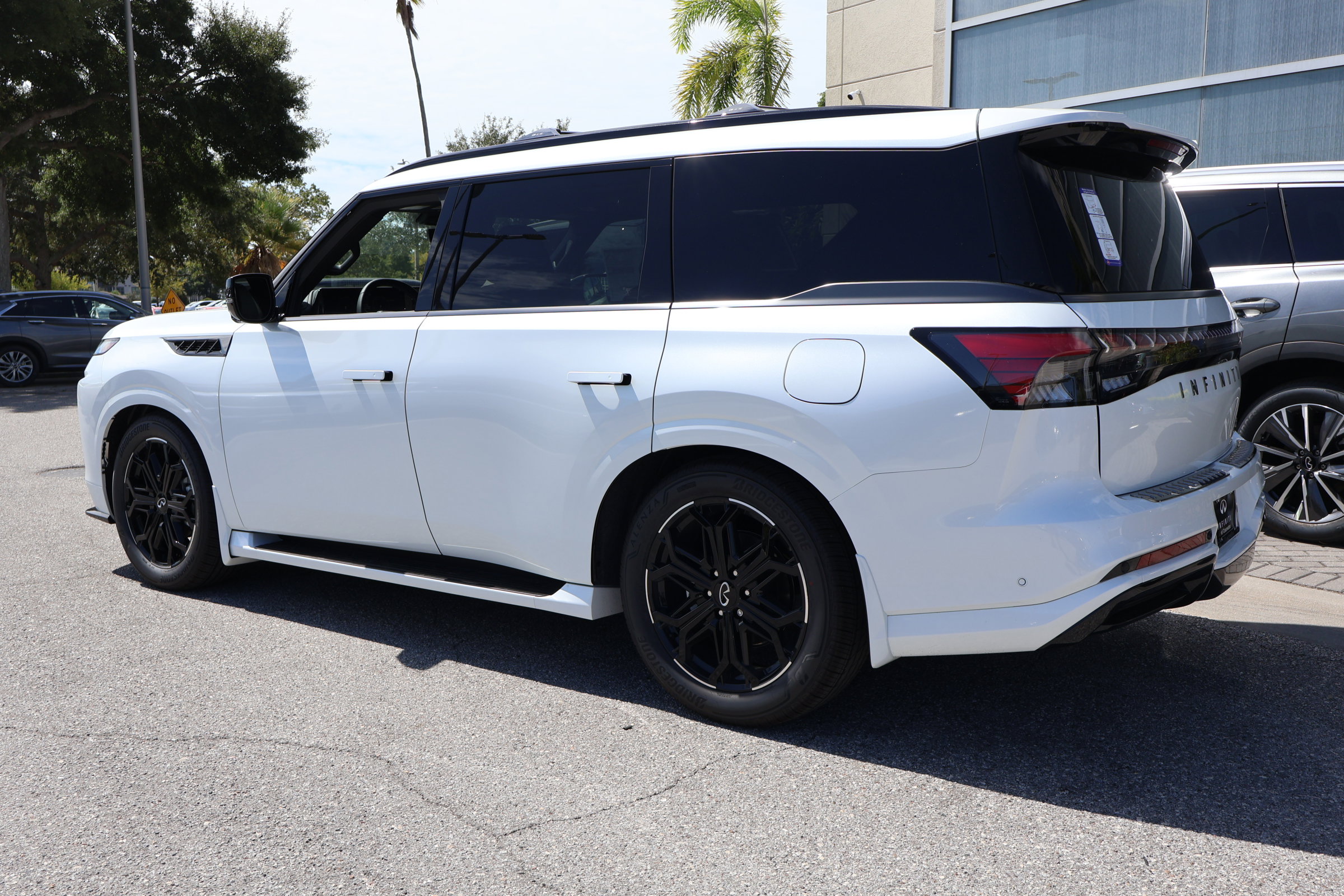 New 2026 INFINITI QX80 4WD image 3