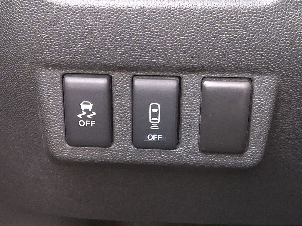 Used 2014 Nissan Titan SV w/ SV Value Truck Package image 24