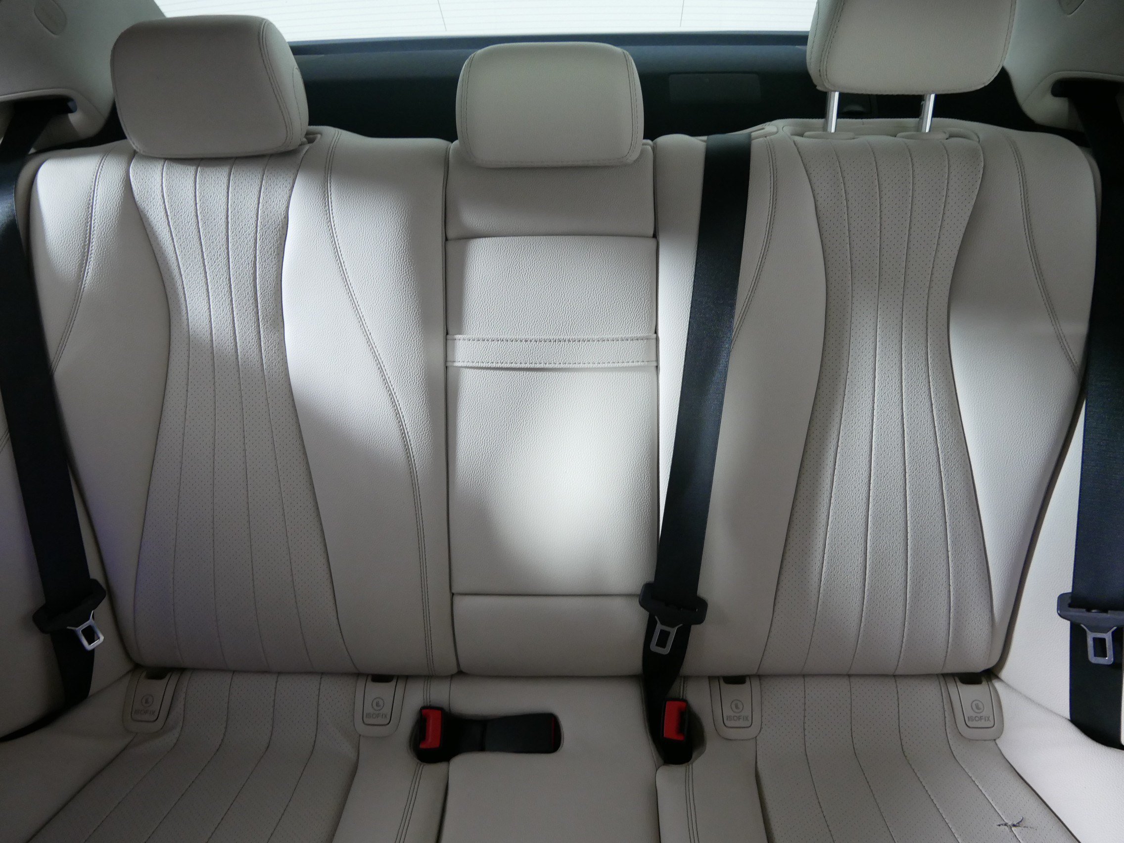 Used 2017 Mercedes-Benz E 300 4MATIC image 13