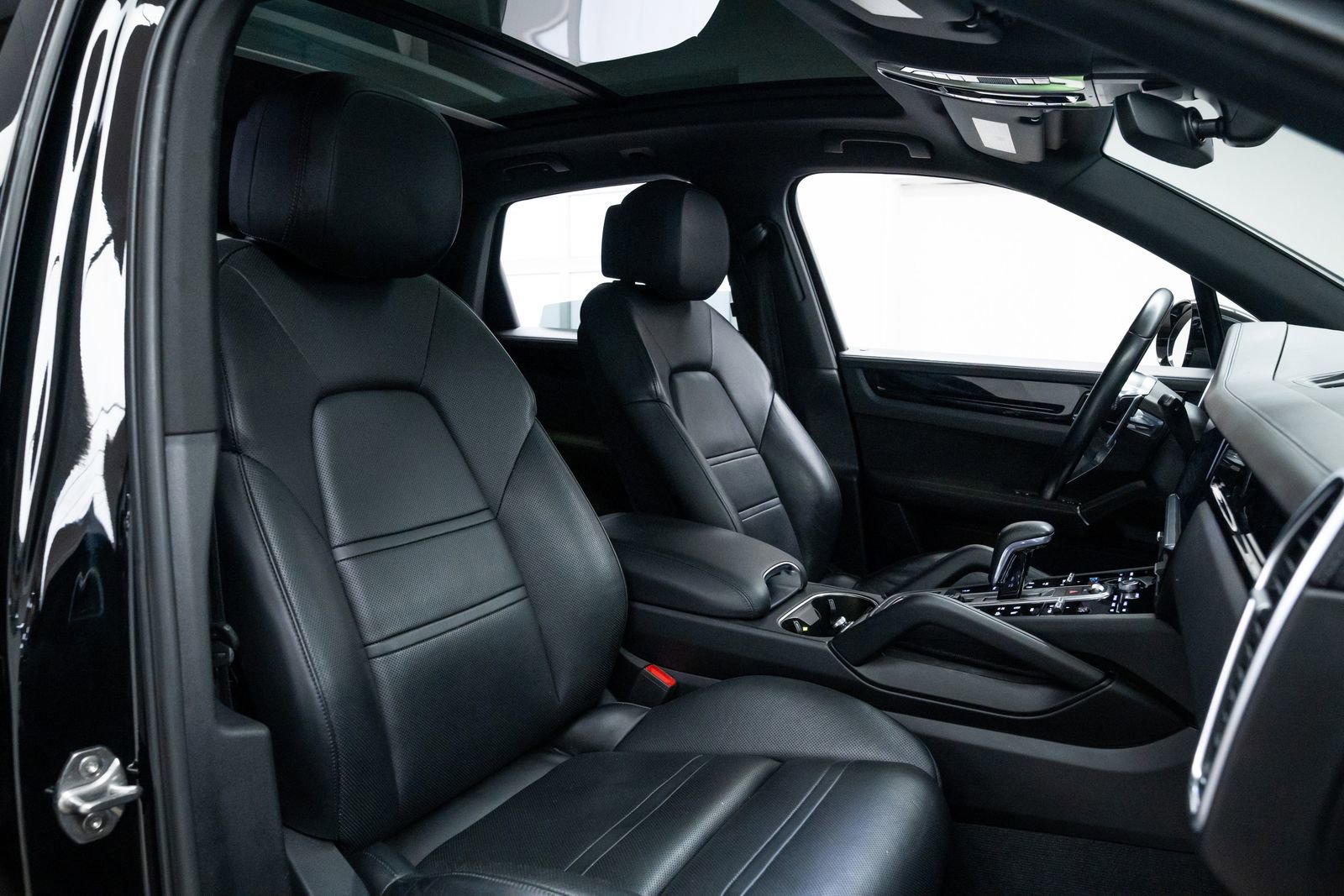 Used 2019 Porsche Cayenne image 23