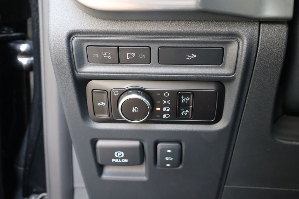 Used 2023 Ford F150 4x4 SuperCrew image 32