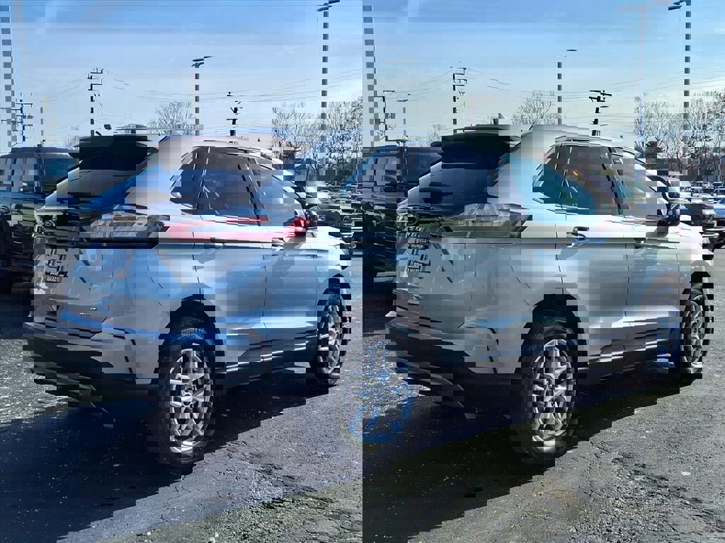 Used 2022 Ford Edge SEL image 4