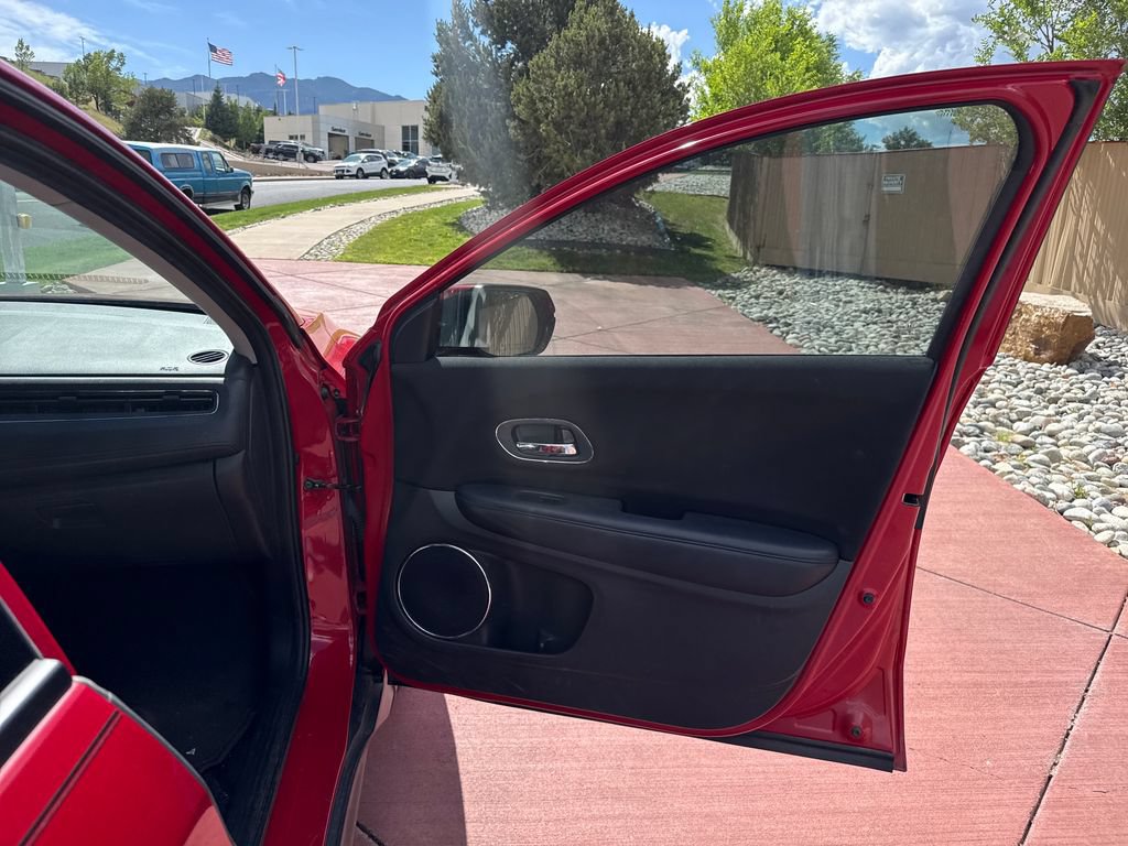 Used 2017 Honda HR-V EX image 25