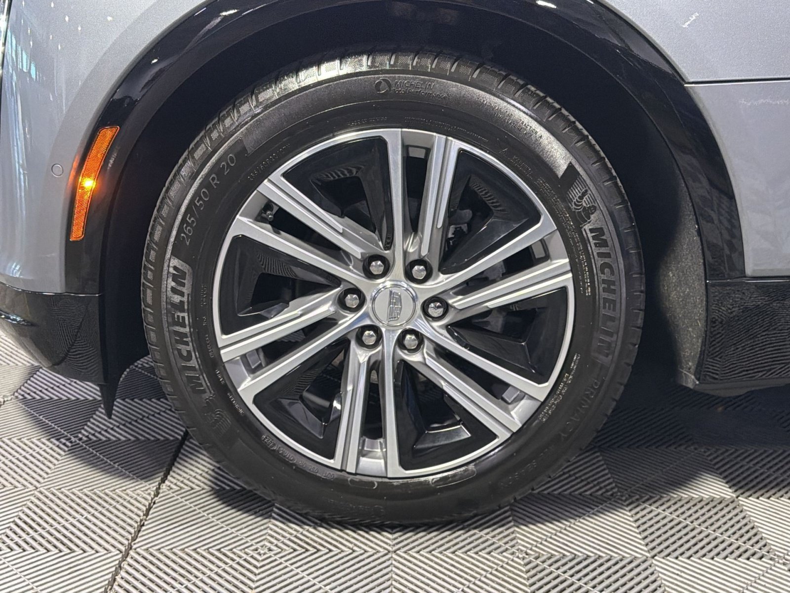 Used 2024 Cadillac Lyriq Luxury AWD/4WD image 17