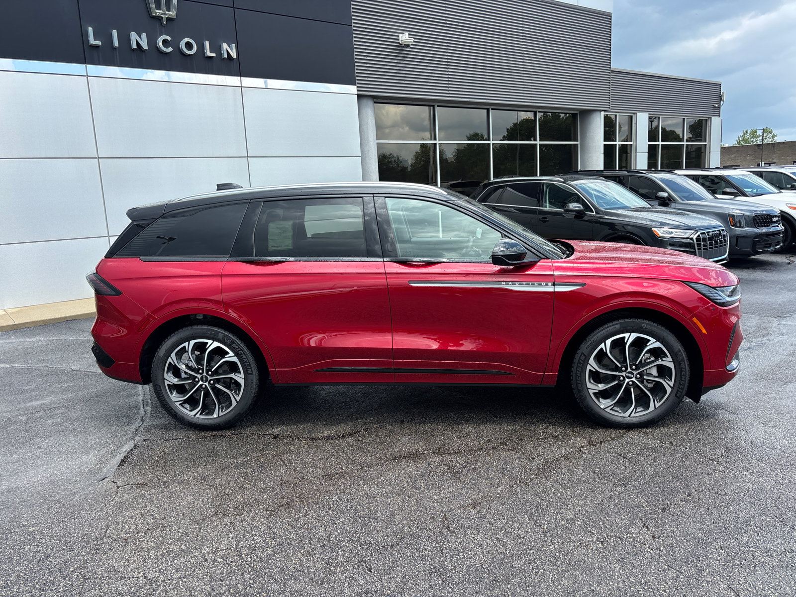 New 2026 Lincoln Nautilus Reserve AWD/4WD image 8