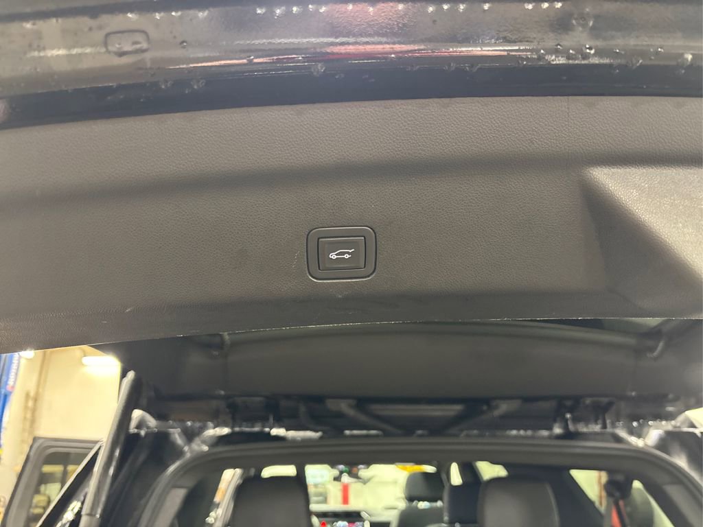 Used 2024 GMC Yukon XL Denali image 14