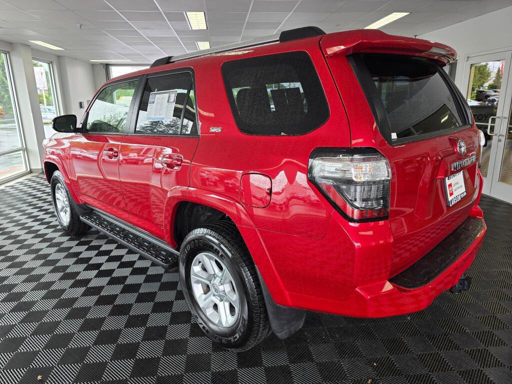 Used 2024 Toyota 4Runner SR5 Premium AWD/4WD image 5
