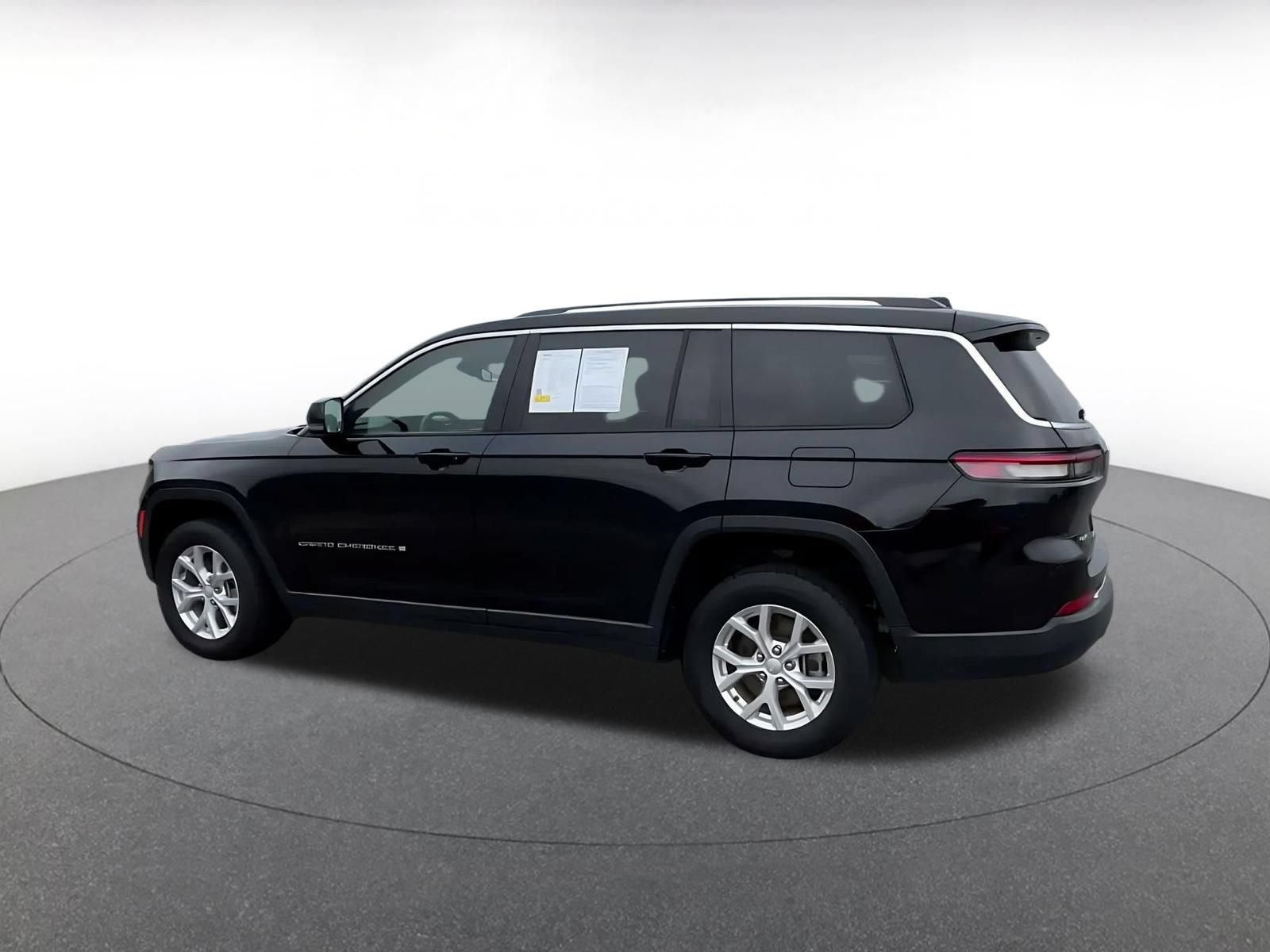Used 2023 Jeep Grand Cherokee L Limited AWD/4WD image 9