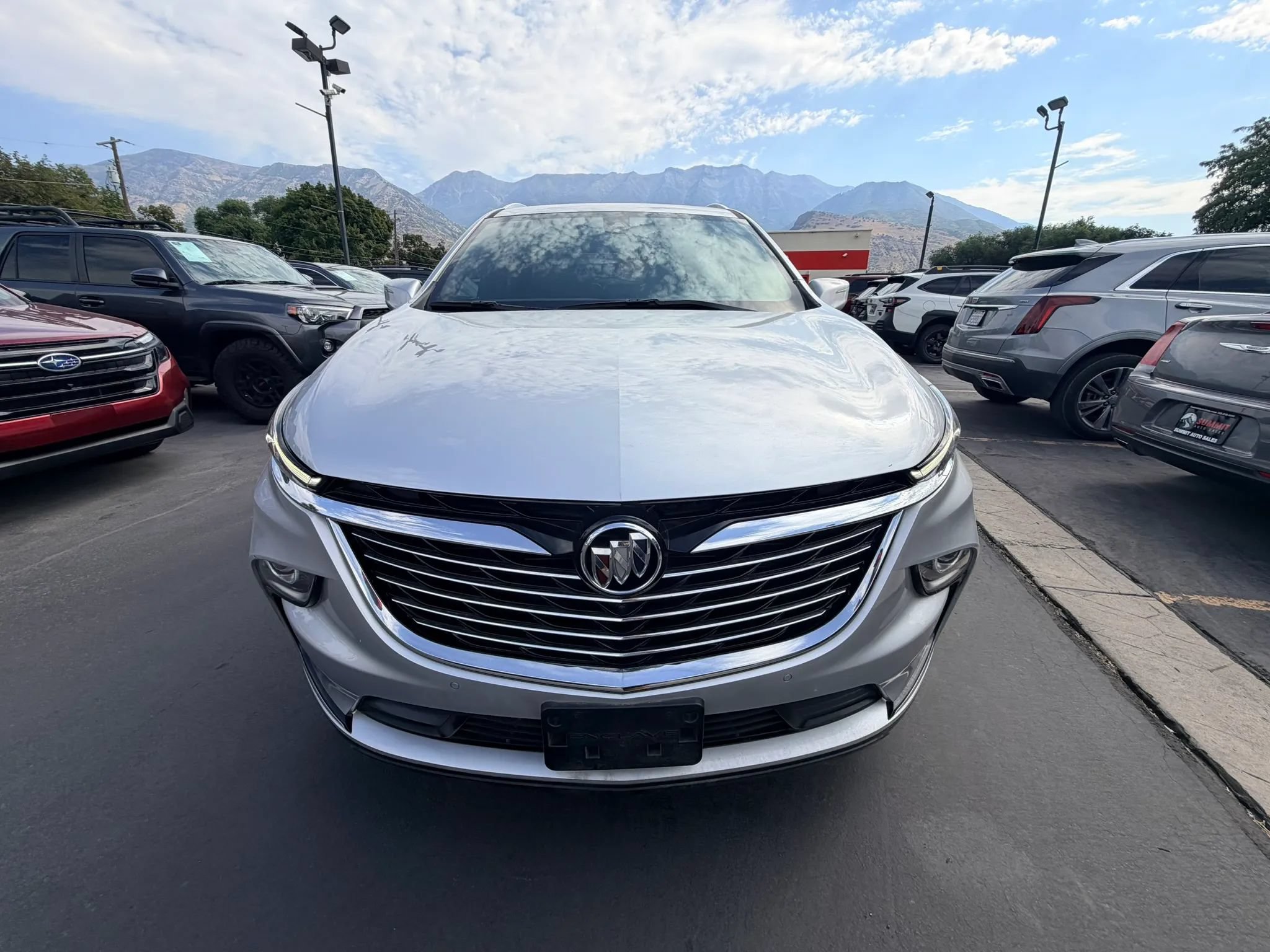 Used 2022 Buick Enclave Premium w/ Surround and Sites Package AWD/4WD image 9