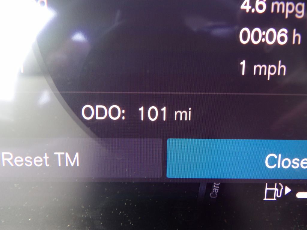 New 2025 Volvo XC40 B5 Ultra w/ Climate Package image 19