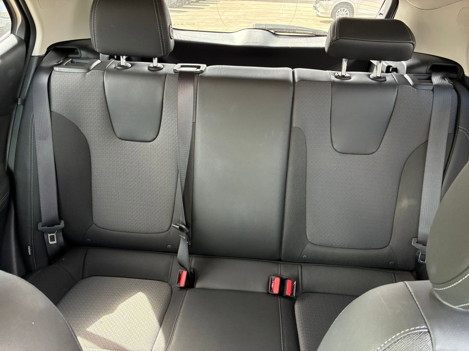 Used 2025 Buick Encore GX Preferred image 31