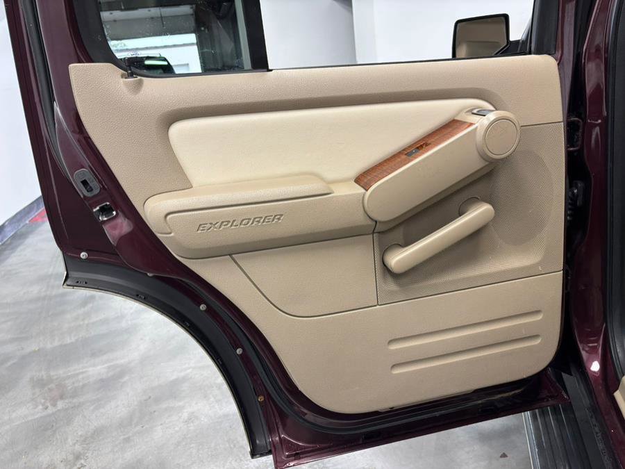 Used 2008 Ford Explorer Eddie Bauer image 30