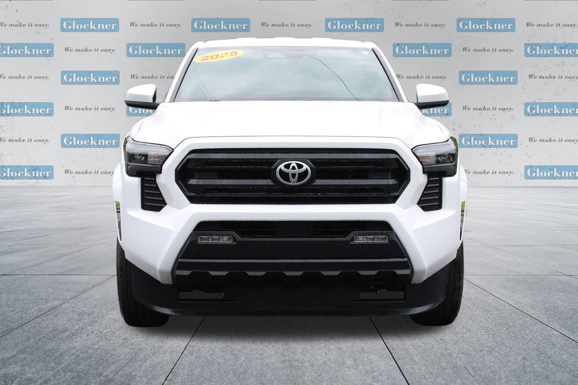 Used 2025 Toyota Tacoma SR5 AWD/4WD image 2