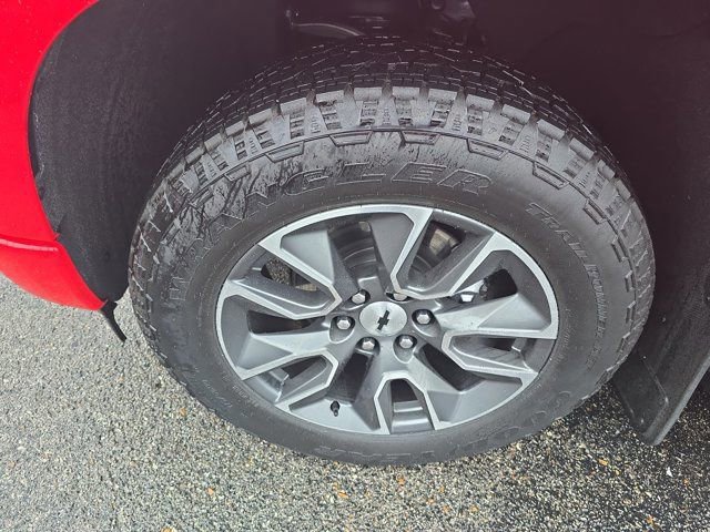 Used 2023 Chevrolet Silverado 1500 RST AWD/4WD image 12