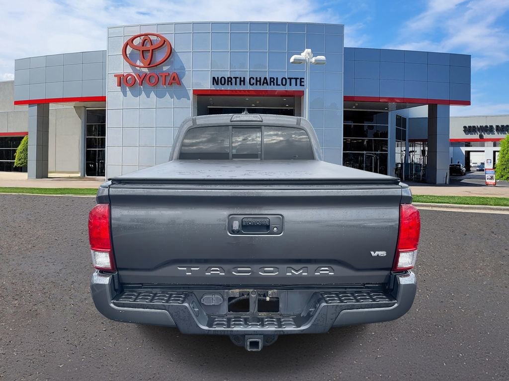 Used 2016 Toyota Tacoma TRD Sport image 9