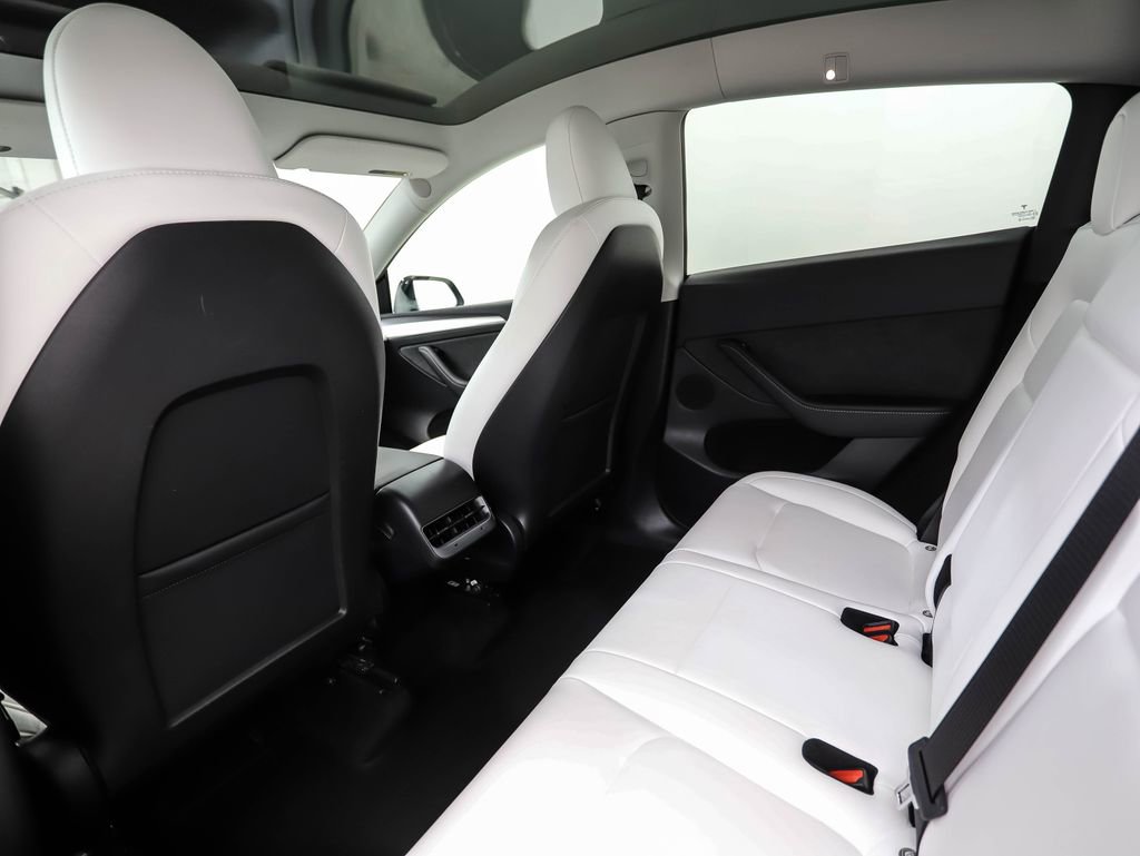 Used 2024 Tesla Model Y Long Range image 18