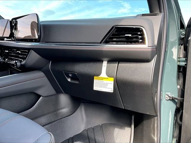 New 2026 Chevrolet Suburban RST w/ RST Capability Package image 28