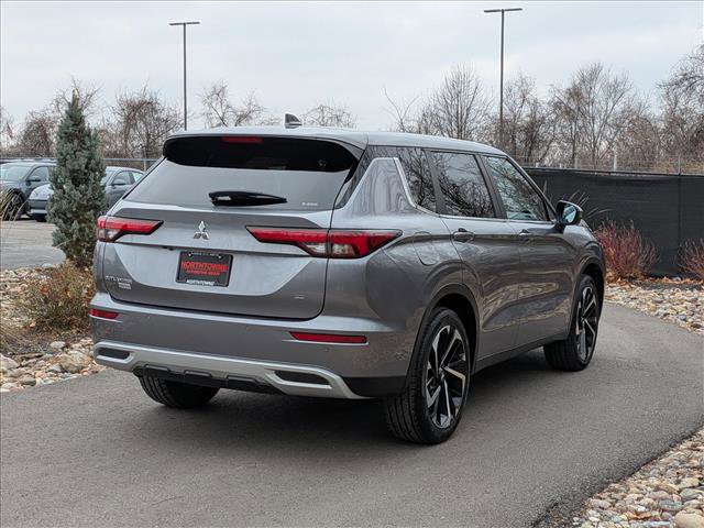 Used 2024 Mitsubishi Outlander SE image 5