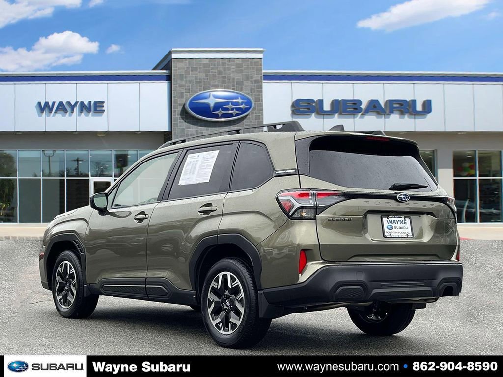 Used 2025 Subaru Forester Premium image 3