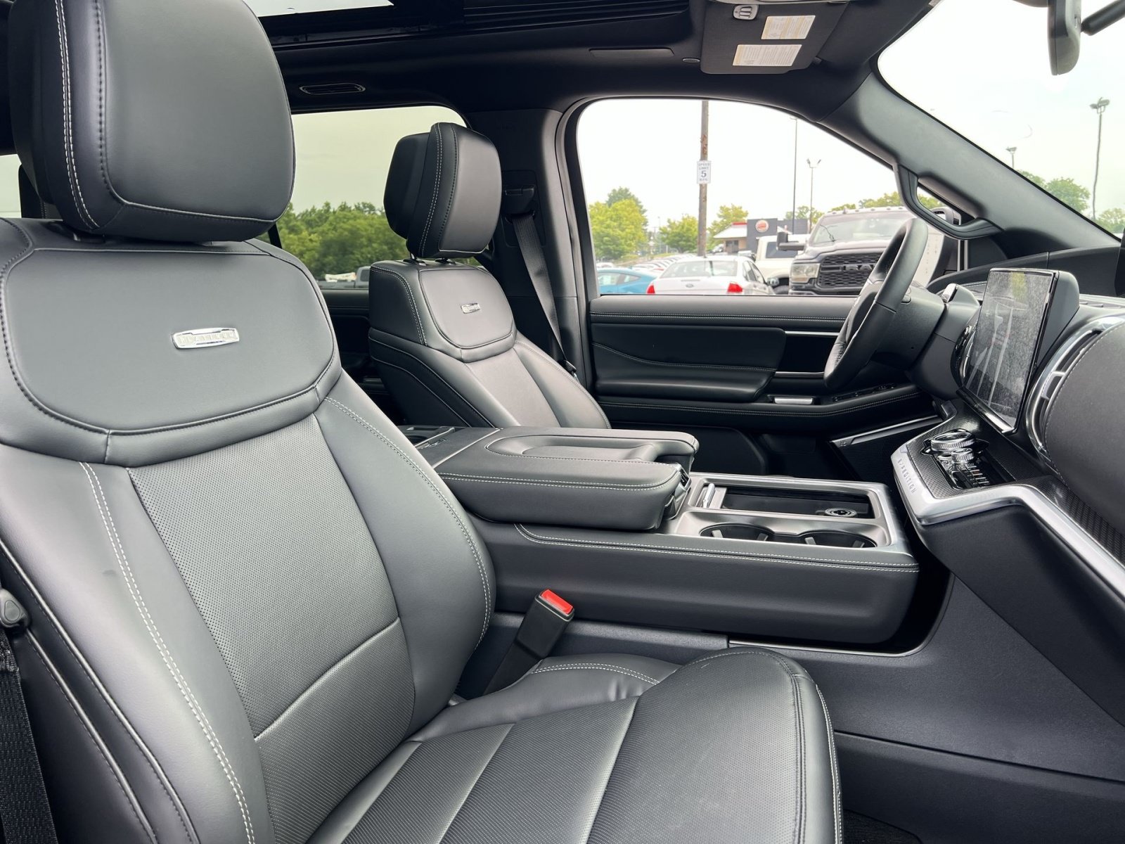 New 2027 Ford Expedition Platinum w/ Stealth Appearance Package AWD/4WD image 28