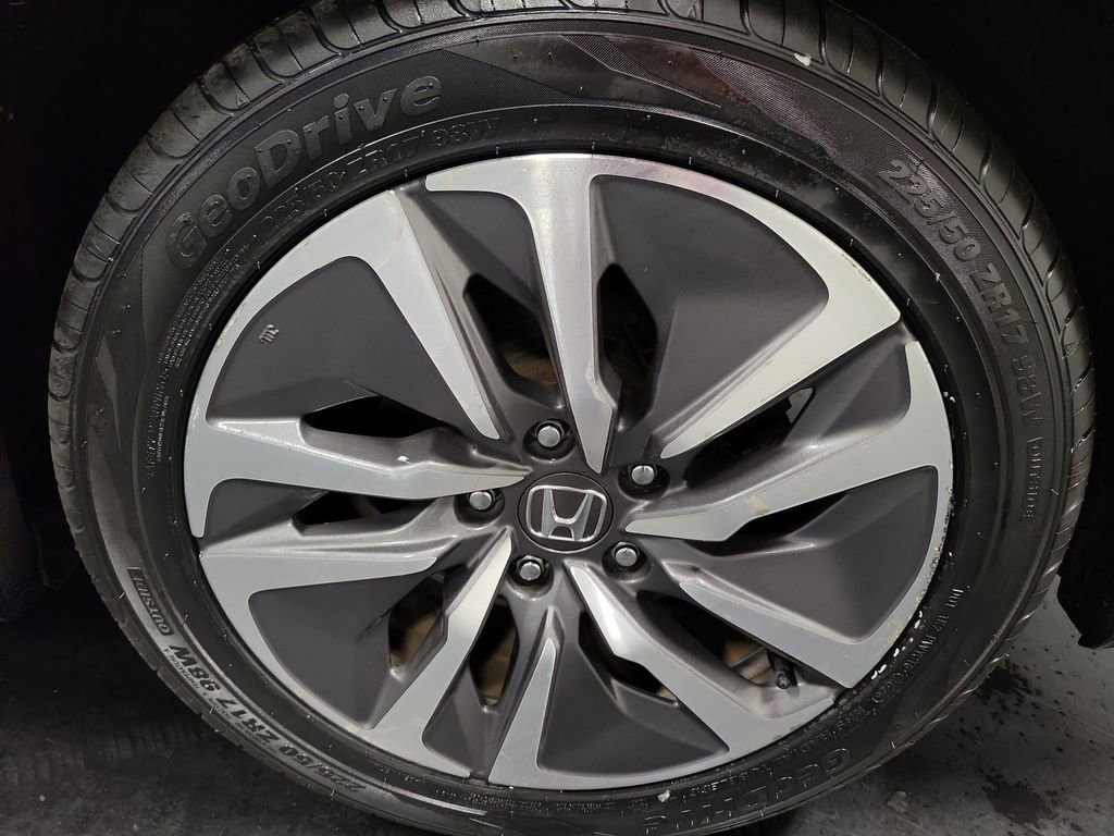 Used 2018 Honda Accord Touring image 10