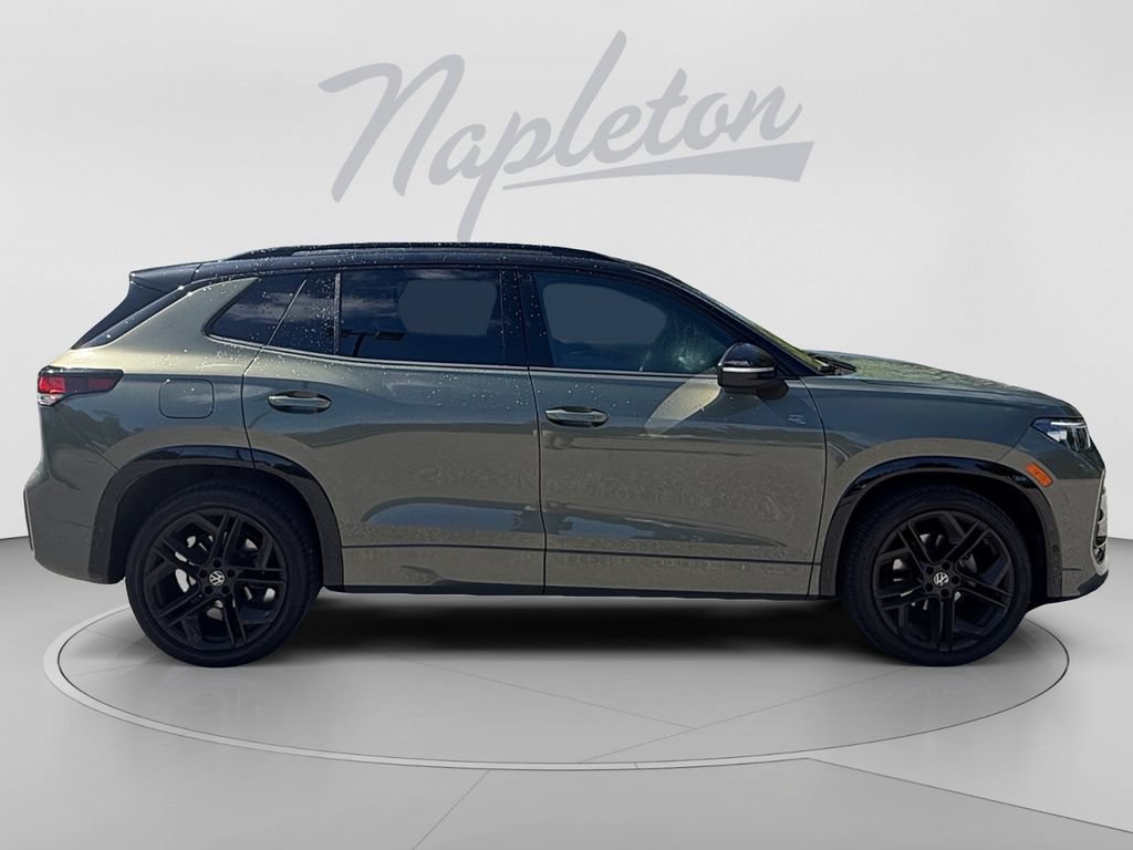 Used 2026 Volkswagen Tiguan SE R-Line FWD image 7