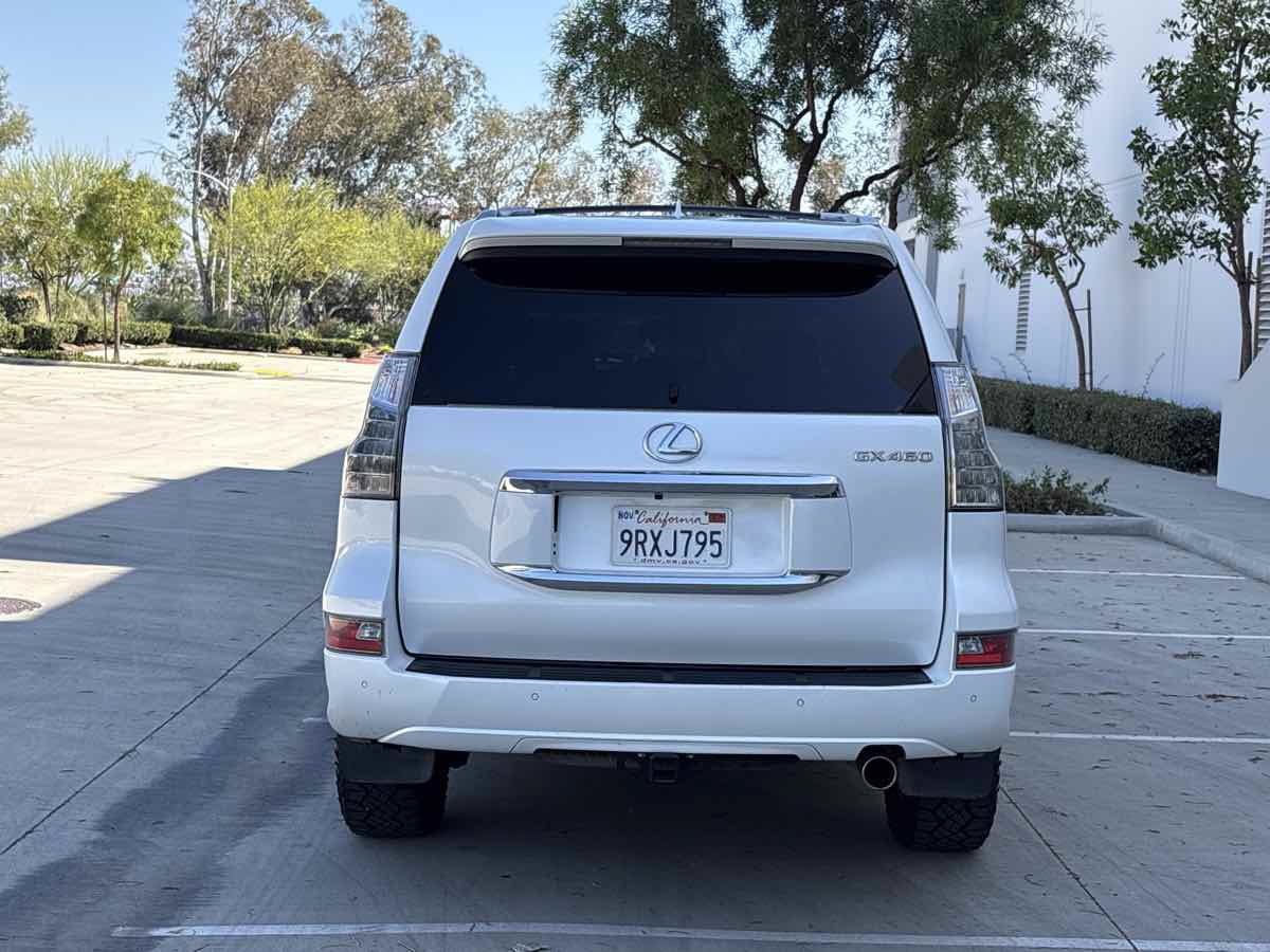 Used 2015 Lexus GX 460 Luxury w/ Preferred Accessory Package AWD/4WD image 3