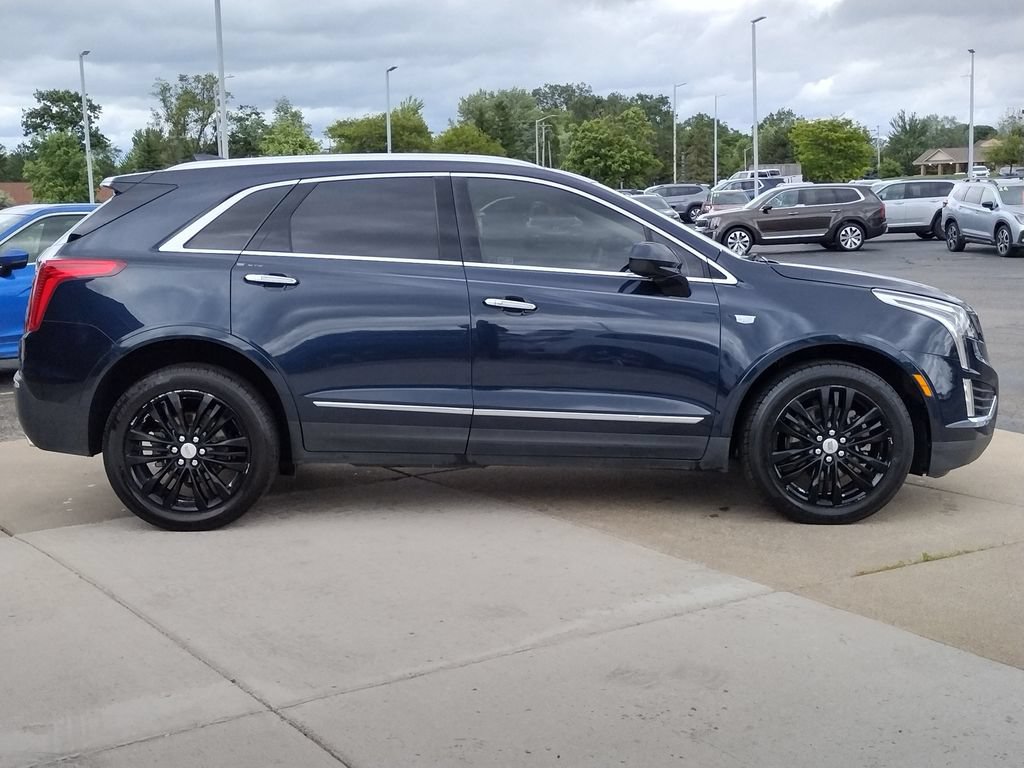 Used 2017 Cadillac XT5 Premium Luxury FWD image 4