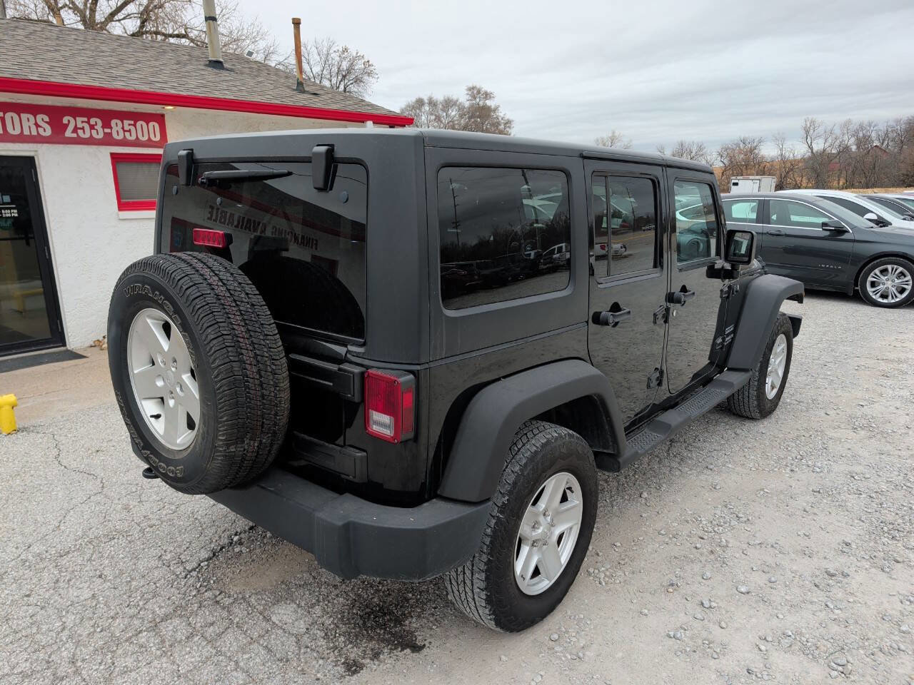 Used 2011 Jeep Wrangler Unlimited Sport image 3