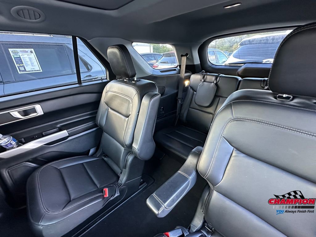 Used 2022 Ford Explorer XLT w/ Equipment Group 202A image 31