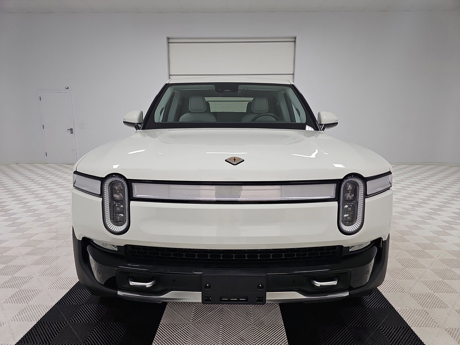 Used 2023 Rivian R1T Adventure image 8