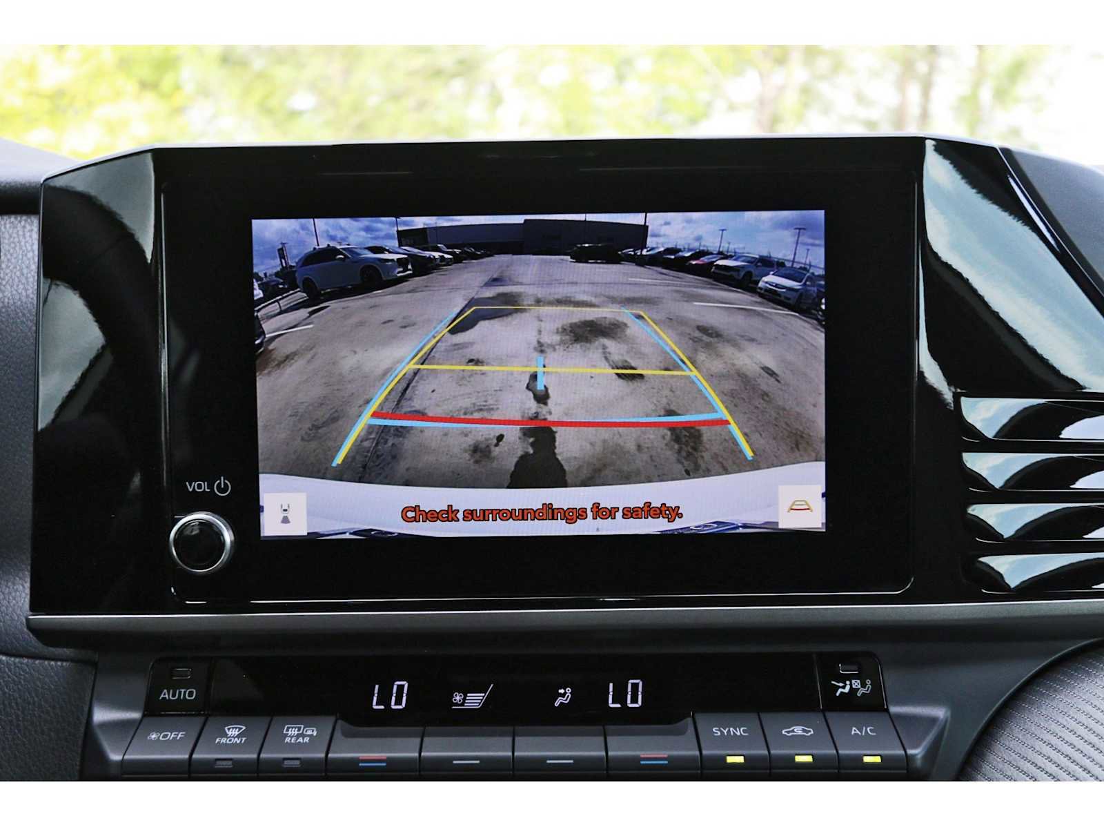 Used 2025 Toyota Camry SE w/ Convenience Package image 23