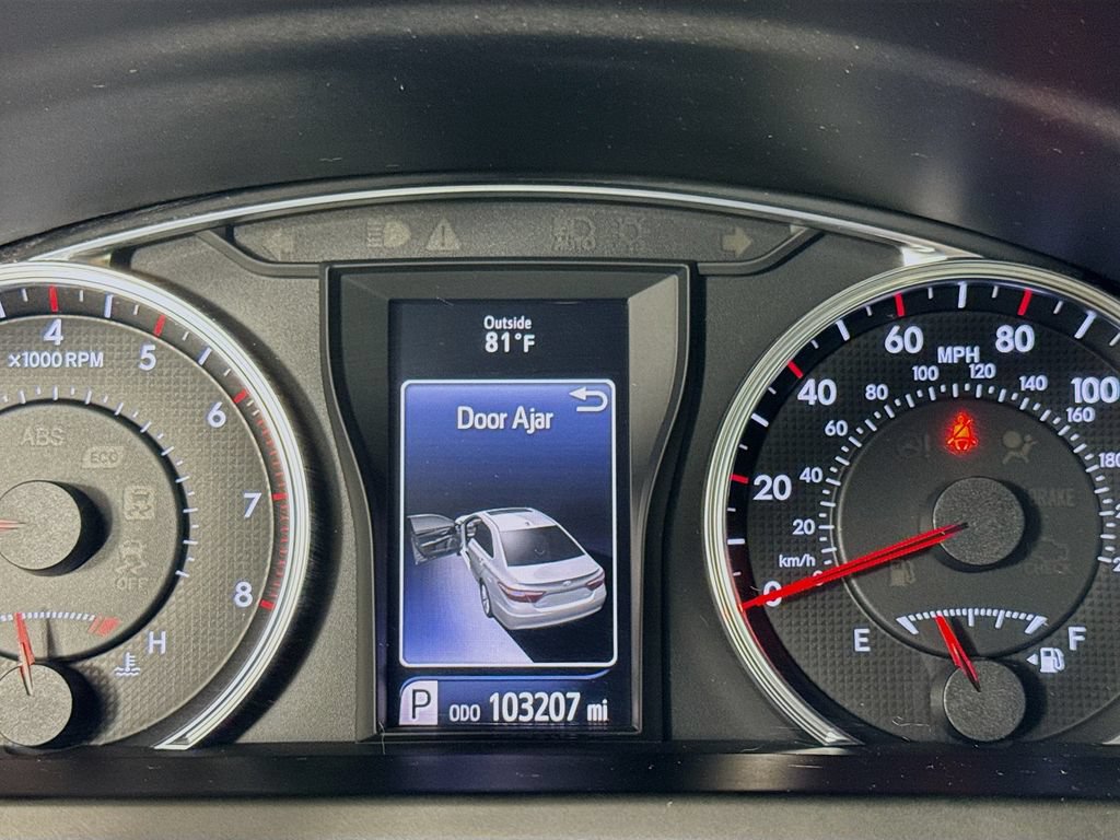 Used 2017 Toyota Camry SE w/ Moonroof Package FWD image 16