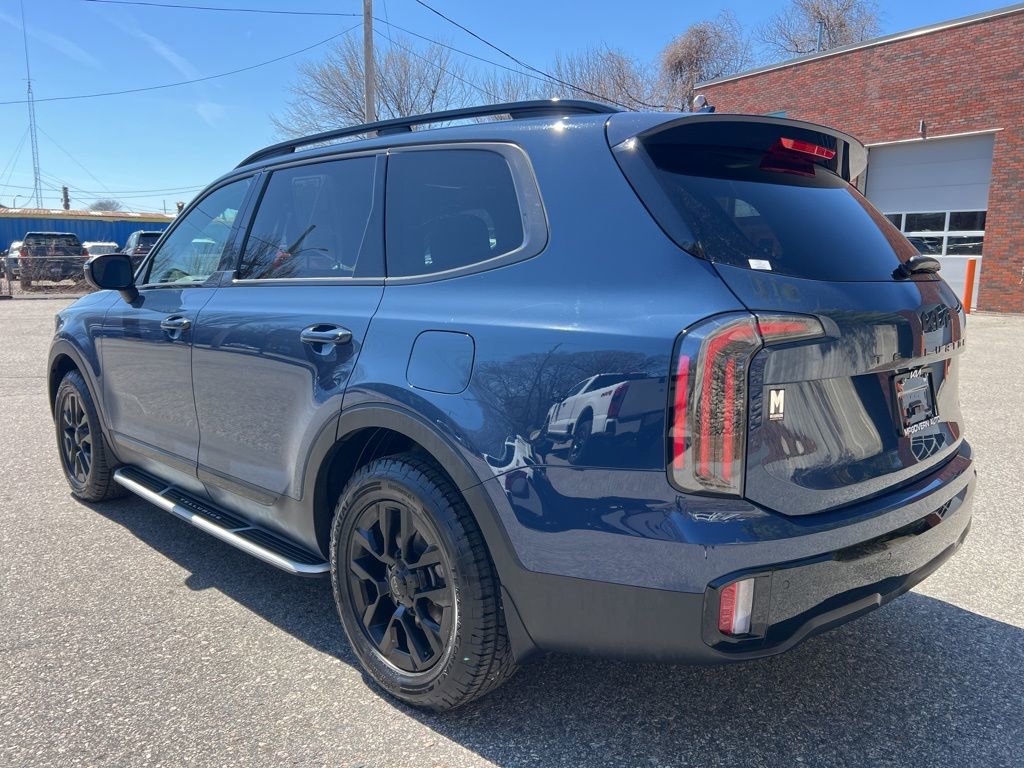 Certified 2025 Kia Telluride AWD image 3