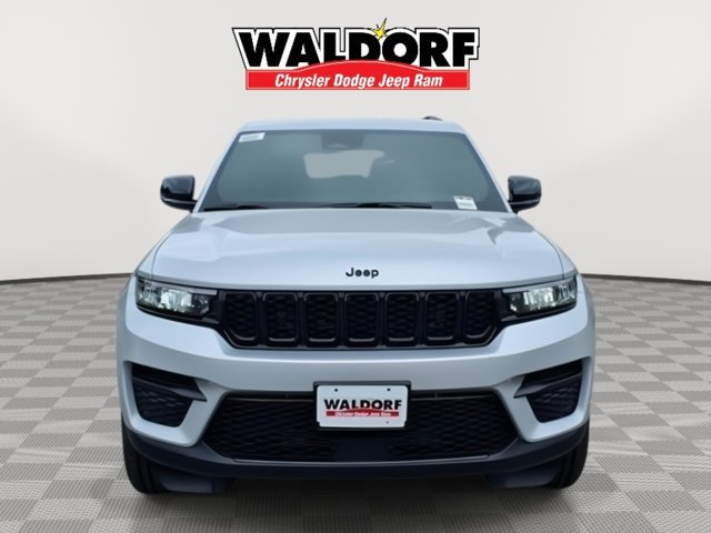 New 2025 Jeep Grand Cherokee 4WD image 8