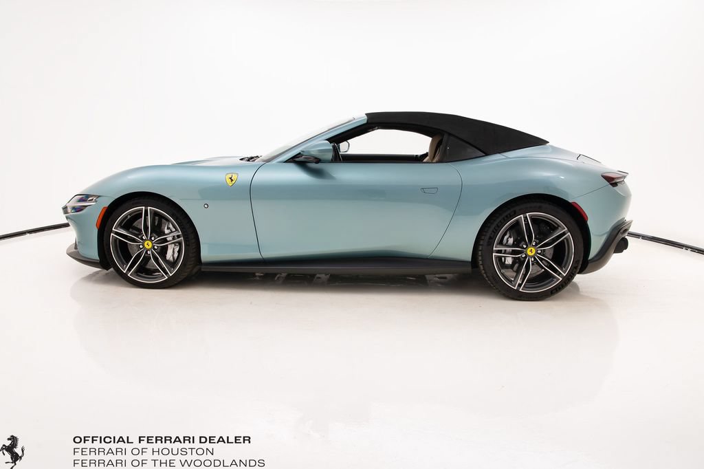 Used 2024 Ferrari Roma Spider RWD image 29