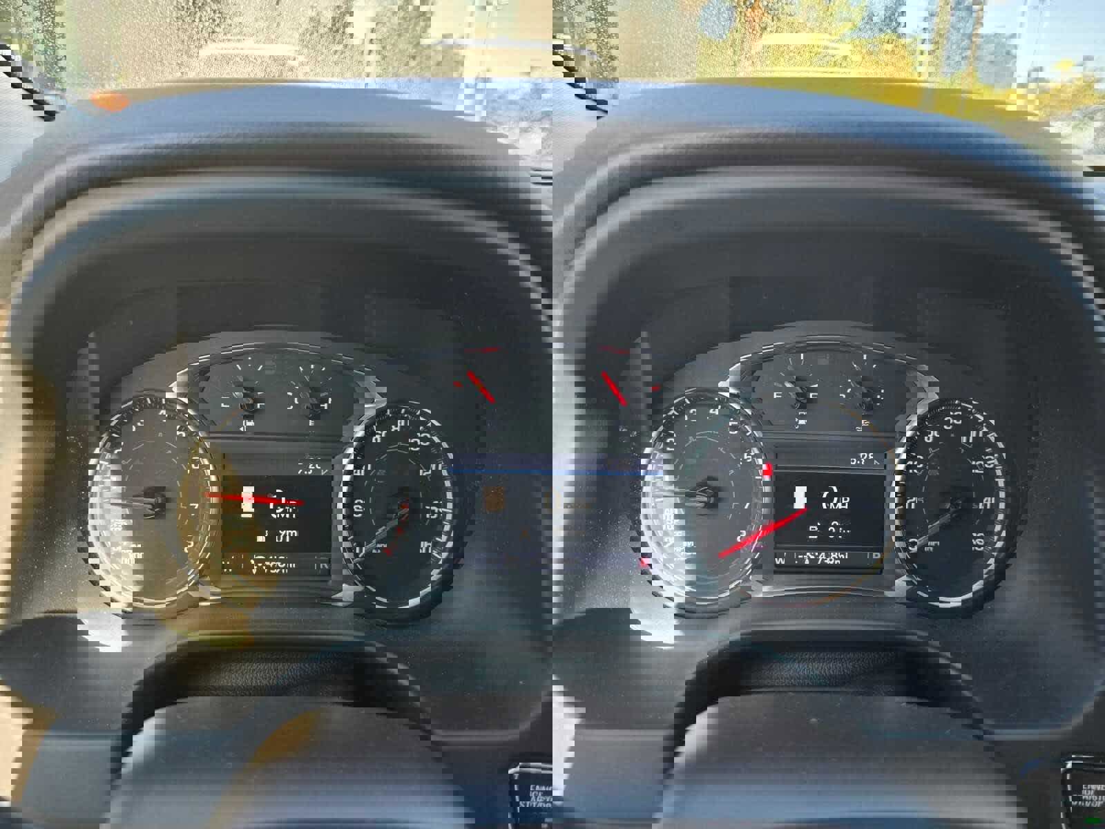 Used 2021 GMC Acadia SLT w/ Preferred Package image 16