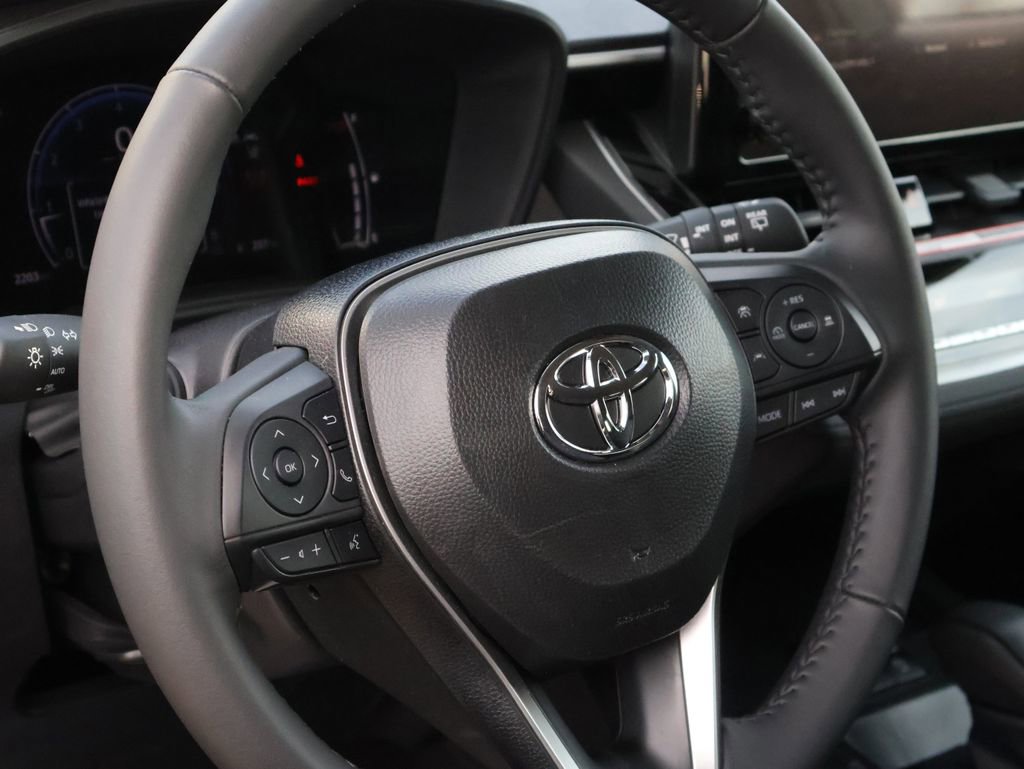 Used 2026 Toyota Corolla Cross LE FWD image 17